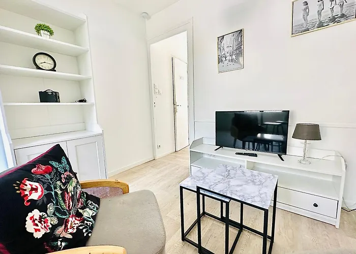 Studio Charme En Plein Centre-ville Wifi Et Parking Le Mans